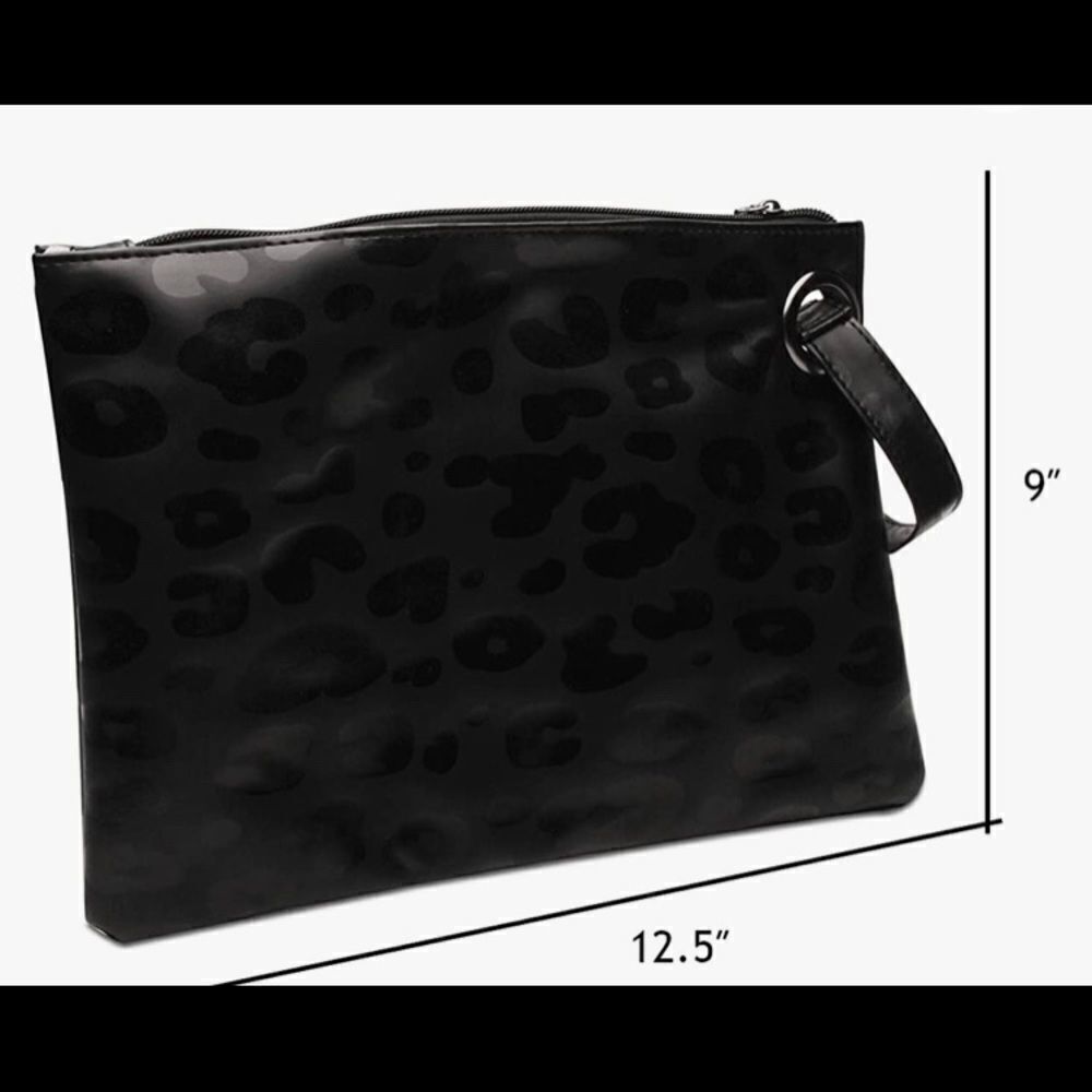 Cute wristlet Leopard Pattern in Black - Picture 2 of 10